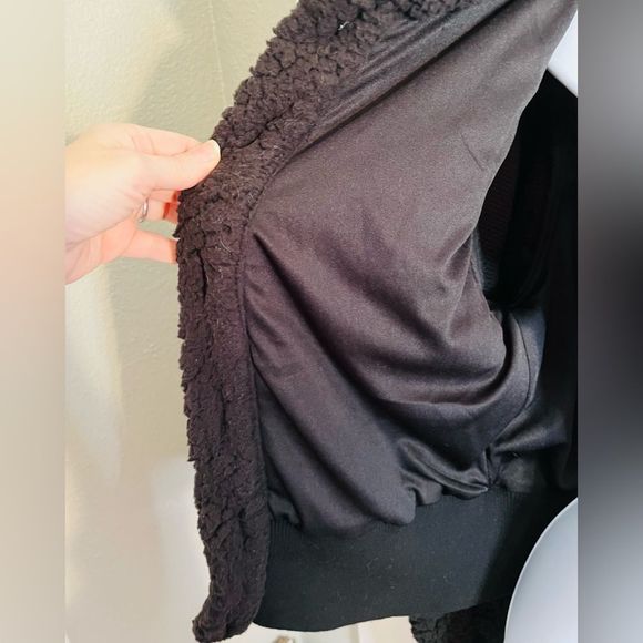 Black Sherpa Button Down Bomber Jacket- HYFVE - Picture 7 of 12